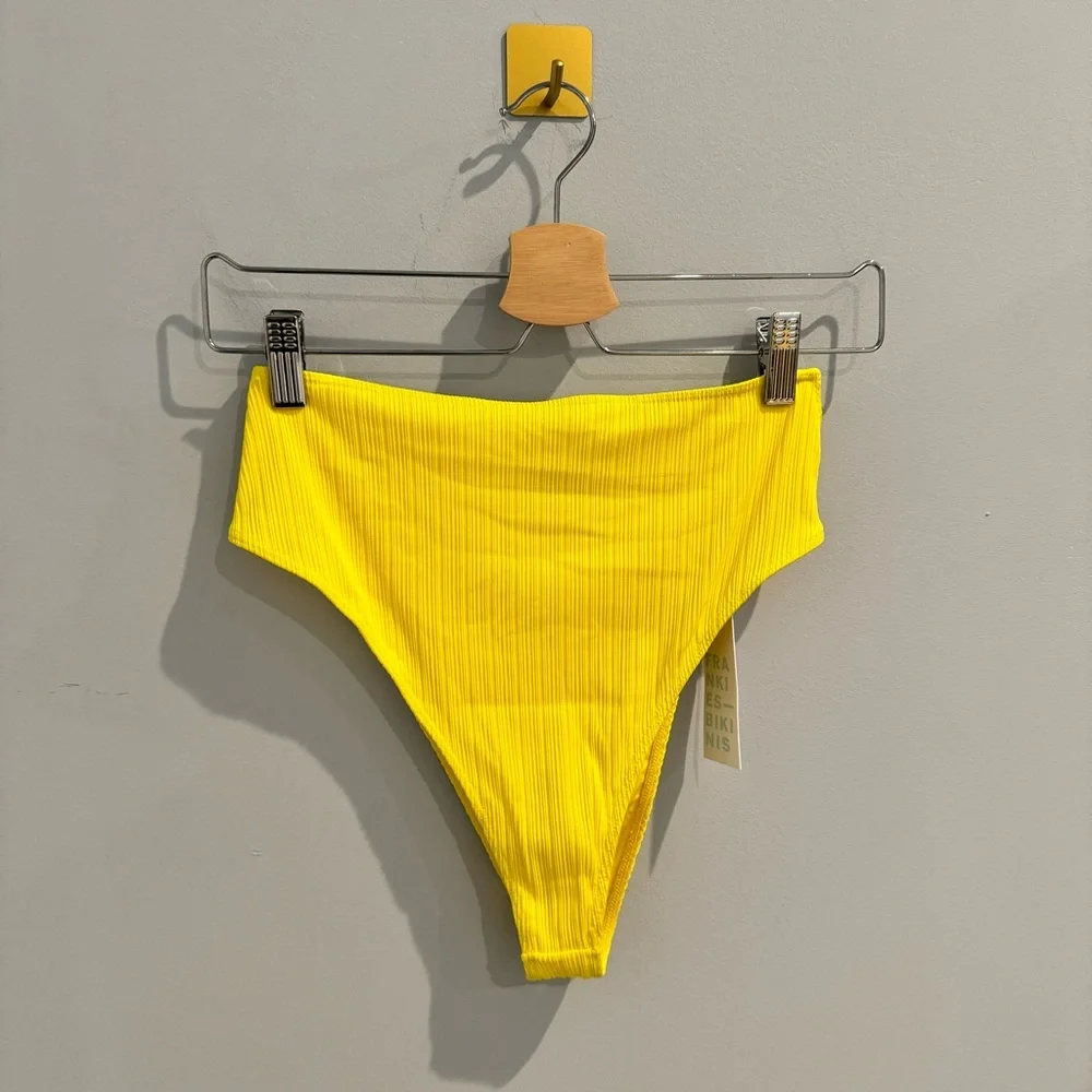 NWT Frankies Bikinis Anne Plisse Full Coverage Bottom in Pina Colada, Size L
